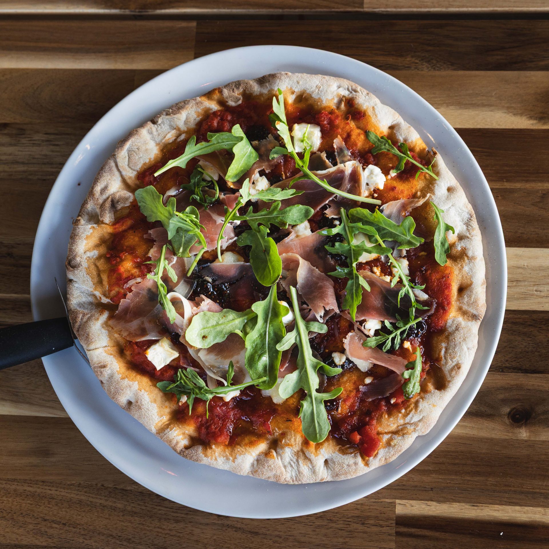 Pizza Monday 2-4-1